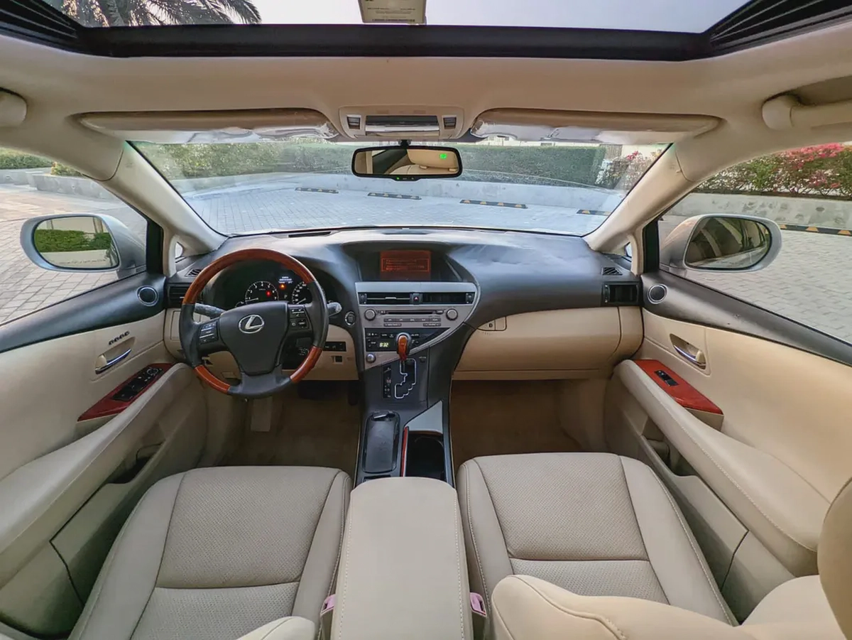 Lexus RX 350 Standard 2010 | GCC Specs | Well Maintained Clean Car With Low KM Perfect Family SUV