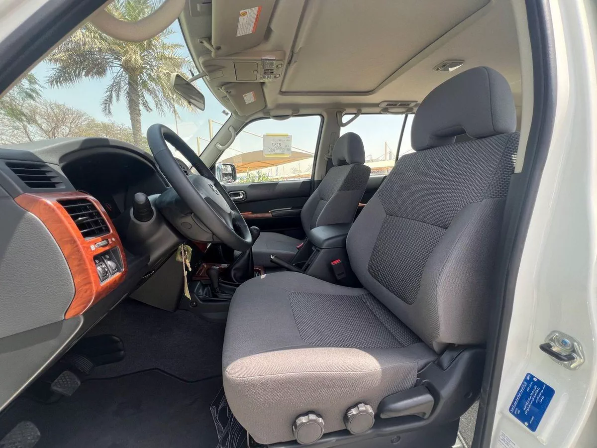 Nissan Patrol SAFARI SW Safari 4.8L M/T-6-0