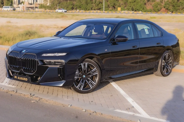 BMW 735i M Sport Individual – 2026 | GCC | Only 2,044 KM | AED 399,000