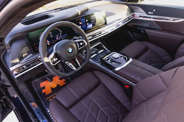 BMW 735i M Sport Individual – 2026 | GCC | Only 2,044 KM | AED 399,000