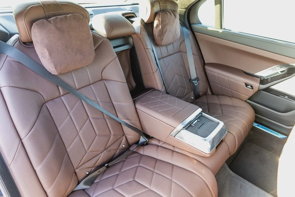 BMW 735i M Sport Individual – 2026 | GCC | Only 2,044 KM | AED 399,000