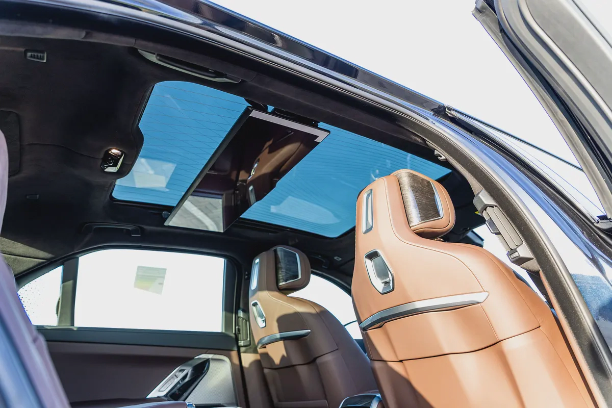 BMW 735i M Sport Individual – 2026 | GCC | Only 2,044 KM | AED 399,000-8-8