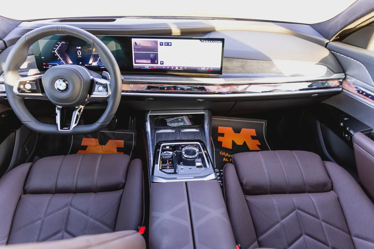 BMW 735i M Sport Individual – 2026 | GCC | Only 2,044 KM | AED 399,000-10-10