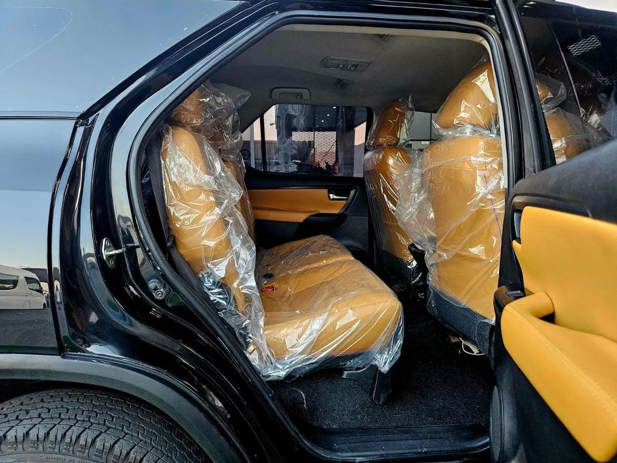 Toyota Fortuner EXR FORTUNER / V4 2.7L 4WD/ LEATHER SEATS/ LOW MILEAGE-12-0