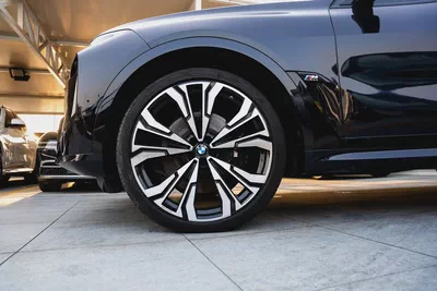 BMW X7 M60i Agency Warranty Full Service History GCC  2024 Low Mileage 4.4L Twin Turbo V8-2