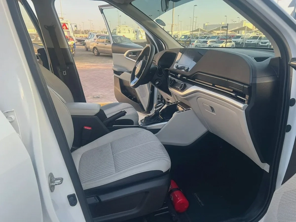 Kia Carens 1.6L EX DLX 2023 - GCC Specs - Excellent Condition