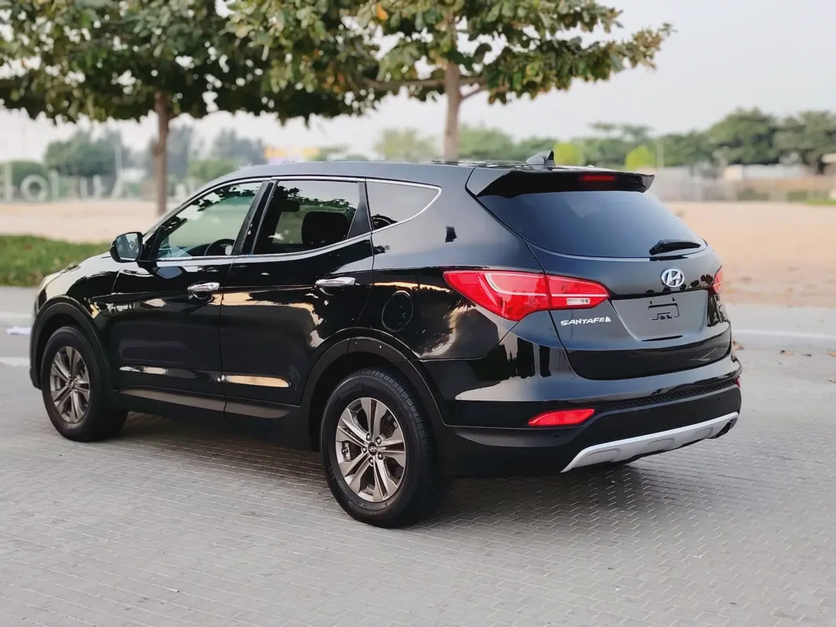 Hyundai Santafe 2016 US Specs Premium Condition With Low KM Perfect daily Use Car