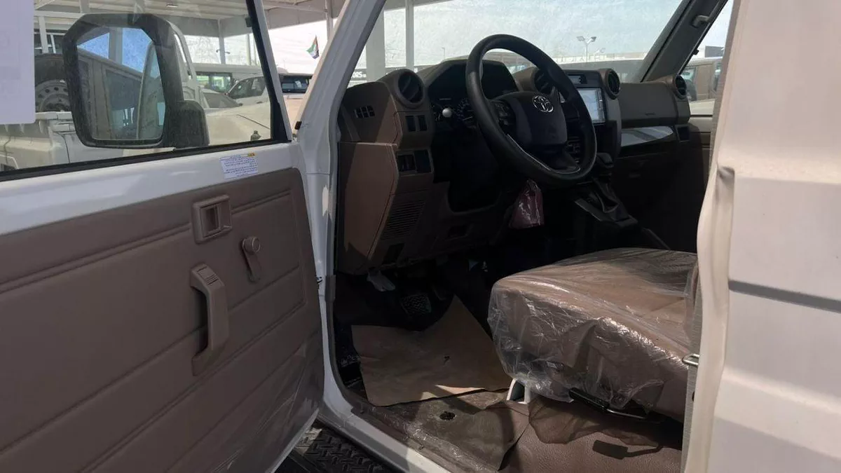Toyota Land Cruiser 70 LC 78 HARDTOP 2.8L AT EXPORT ONLY - 2.8L DSL A/T-10-0