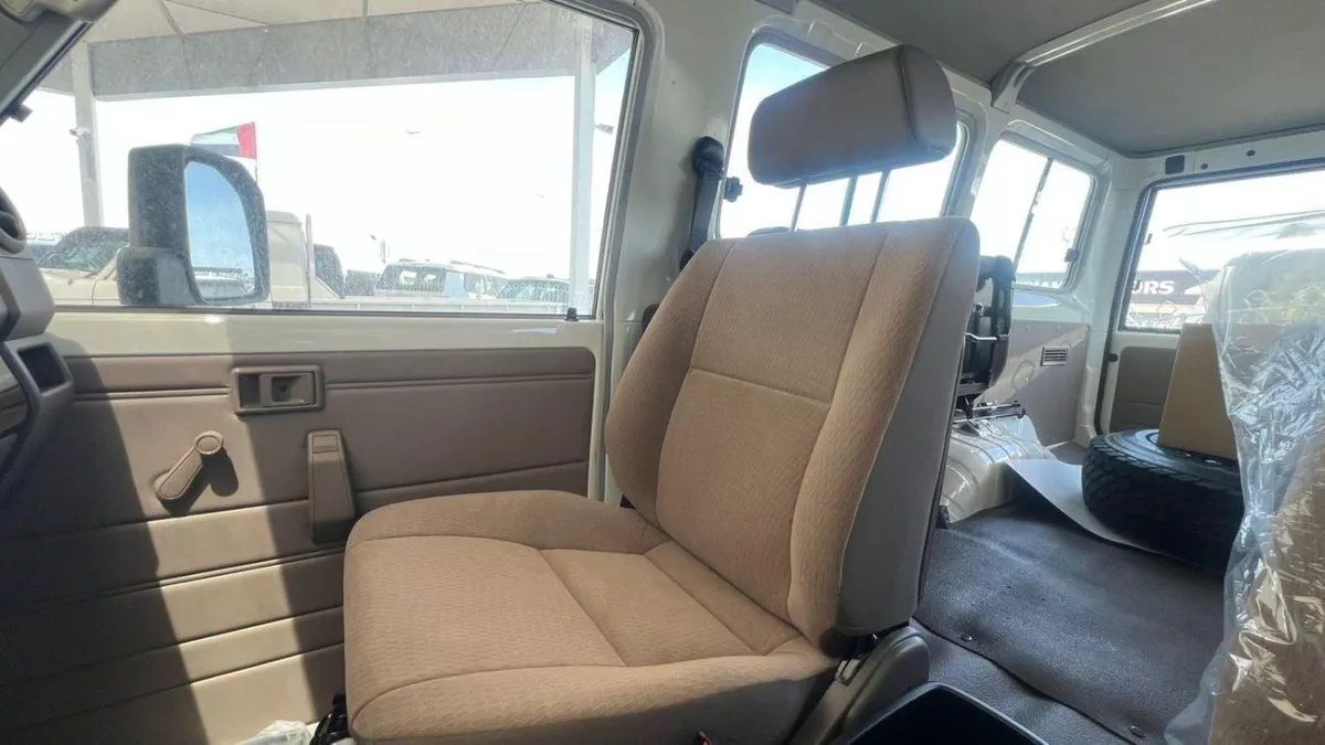 Toyota Land Cruiser 70 LC 78 HARDTOP 2.8L AT EXPORT ONLY - 2.8L DSL A/T-13-0