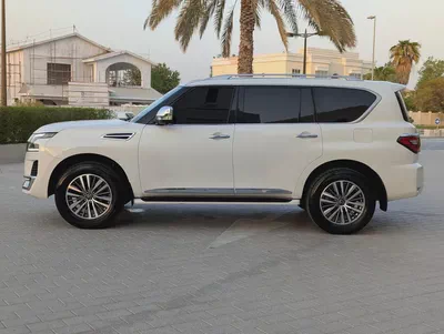 Nissan patrol platinum GCC specs V6 4.0L 2020 Interior and Exterior Excellent Condition-10