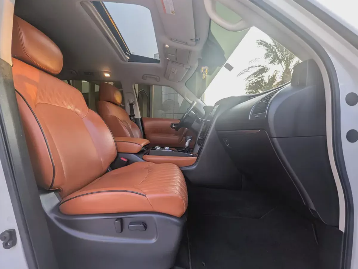 Nissan patrol platinum GCC specs V6 4.0L 2020 Interior and Exterior Excellent Condition-6-6
