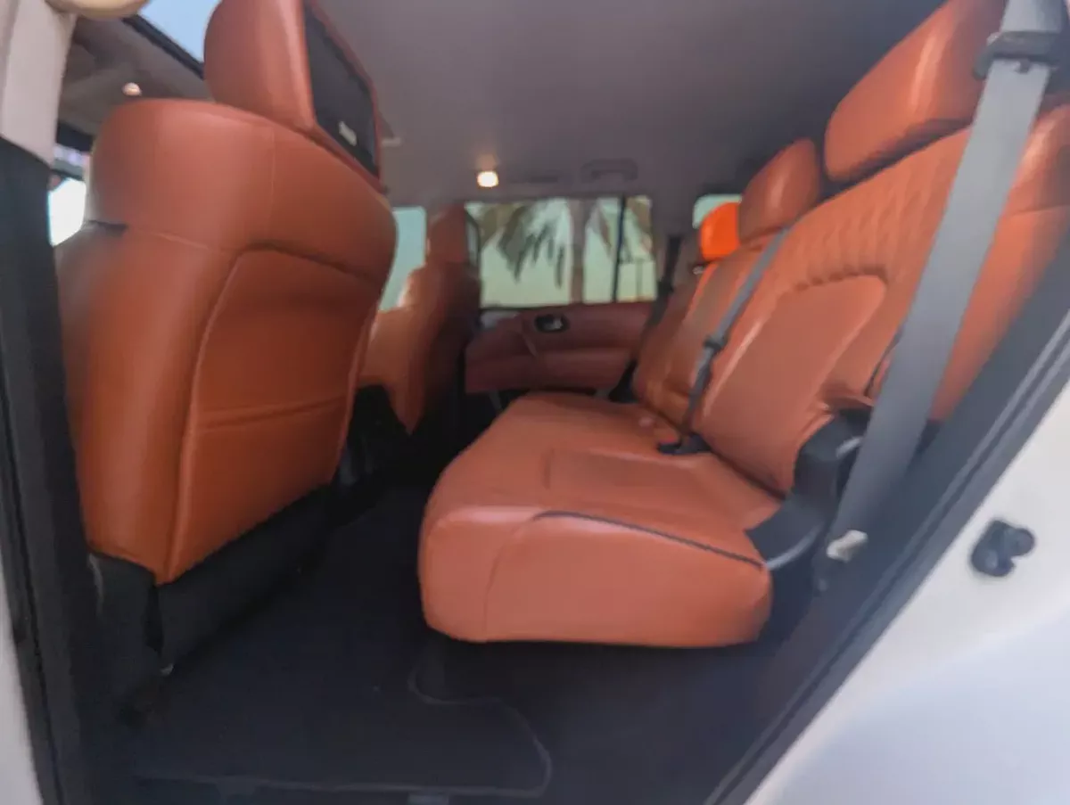 Nissan patrol platinum GCC specs V6 4.0L 2020 Interior and Exterior Excellent Condition-8-8