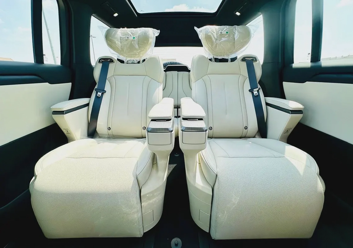Rox 01 2026 VIP 6 Seater-1-1