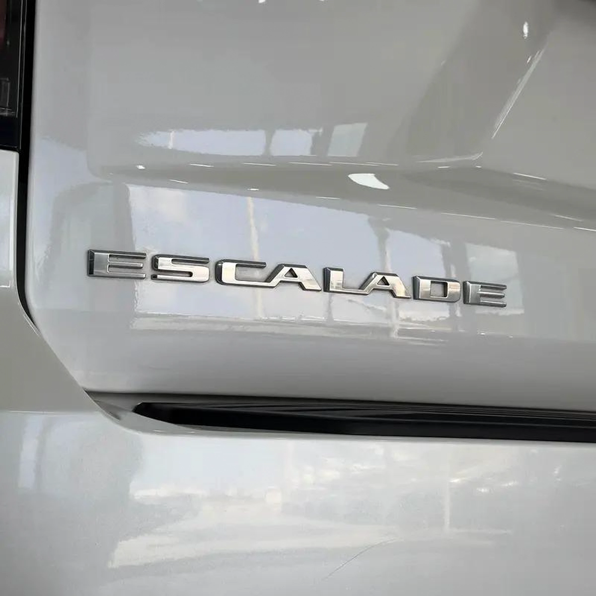 2024 Cadillac Escalade Premium Luxury-2-2
