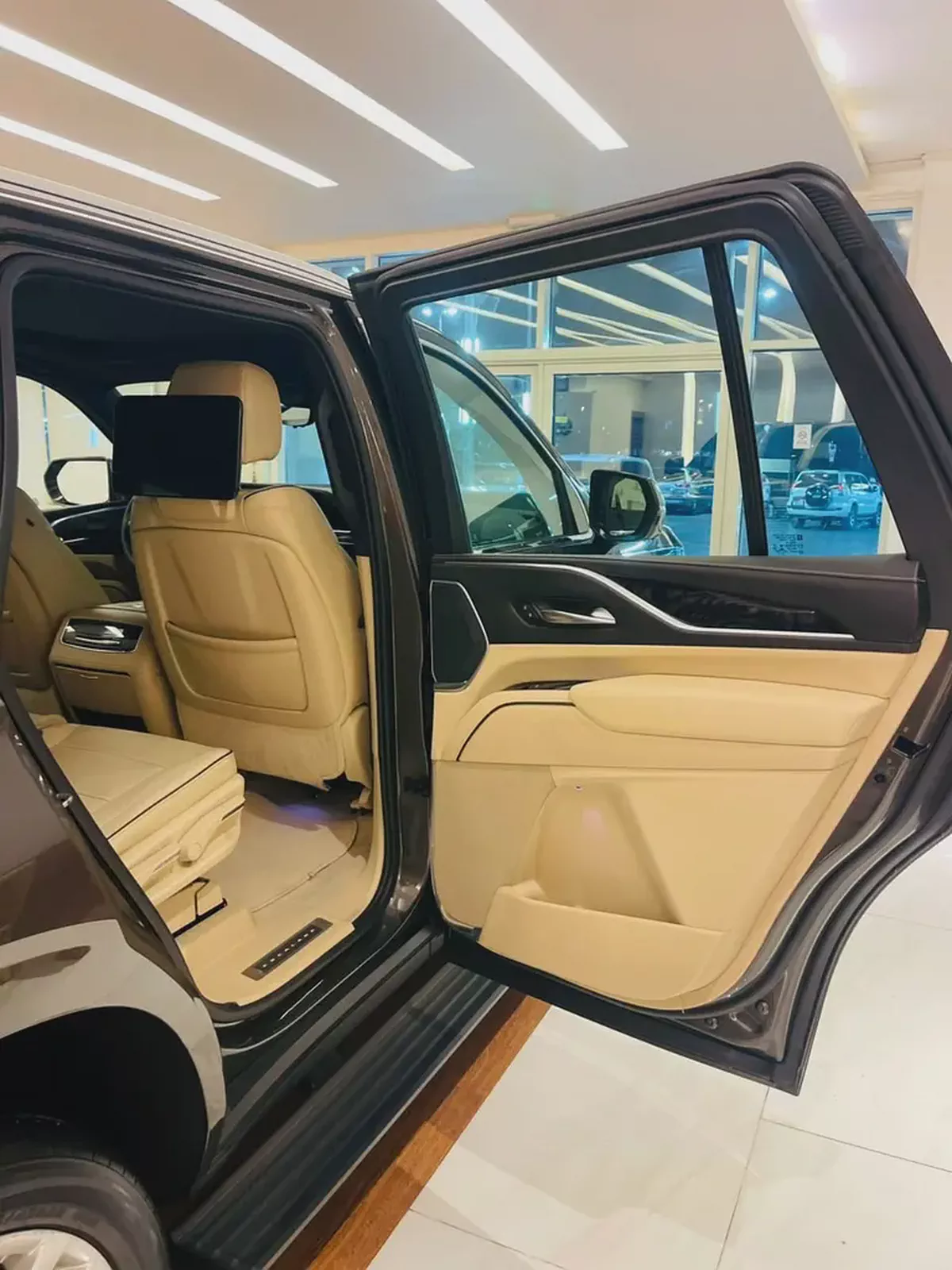 2021 Cadillac Escalade Platinum Luxury GCC Specs-16-16