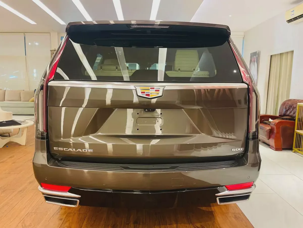 2021 Cadillac Escalade Platinum Luxury GCC Specs-3-3