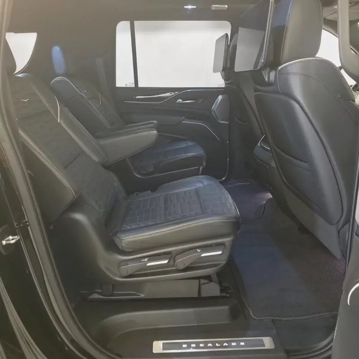 AED 5154 PM | CADILLAC ESCALADE SPORT PLATIMUN 600 2024 | AGENCY WARRANTY & SERVICE PACKAGE | GCC-16-16