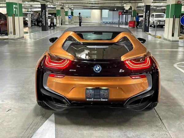 BMW i8 Spyder