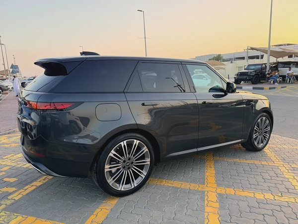 2024 Land Rover Range Rover Sport SE Dynamic - American Specs - Brand New!