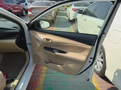 TOYOTA YARIS SEDAN KM IS NOT GENUINE-8
