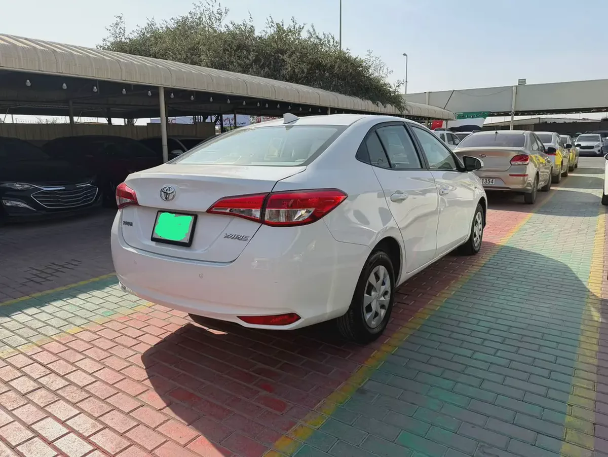 TOYOTA YARIS SEDAN KM IS NOT GENUINE-4-4