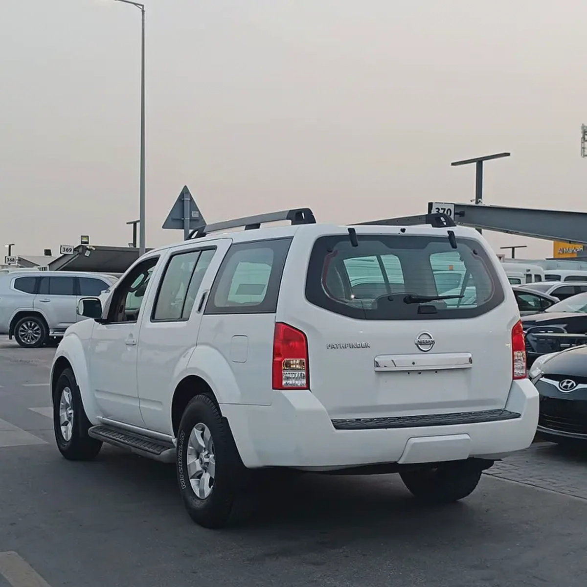 Nissan Pathfinder SV 2011 GCC Specs-3-3