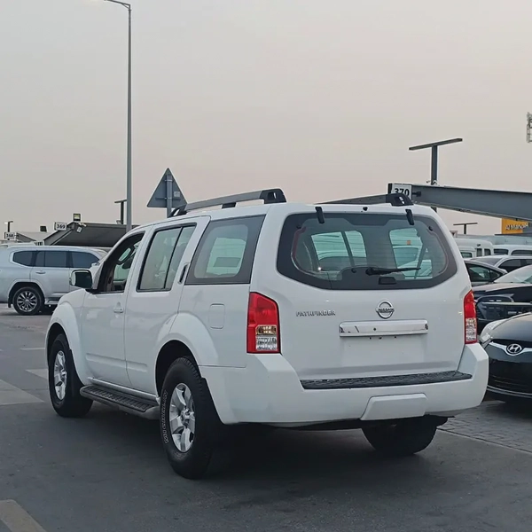 Nissan Pathfinder SV 2011 GCC Specs