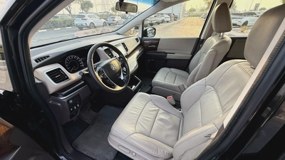 Honda Odyssey Full option v4 2016 GCC Specs,7 seater  family car-3