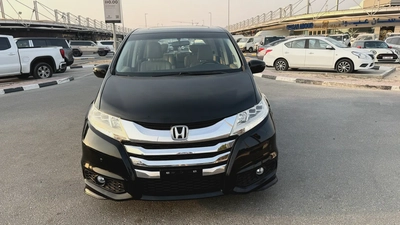 Honda Odyssey Full option v4 2016 GCC Specs,7 seater  family car-4