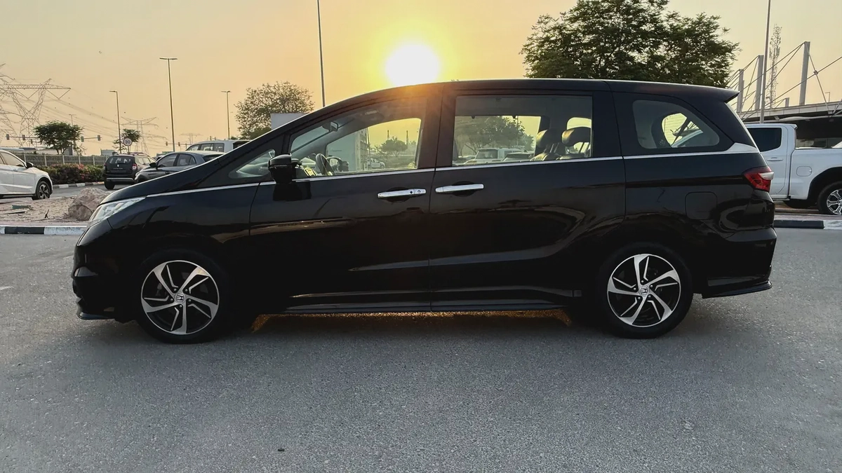 Honda Odyssey Full option v4 2016 GCC Specs,7 seater  family car-12-12
