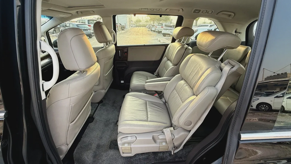 Honda Odyssey Full option v4 2016 GCC Specs,7 seater  family car-7-7