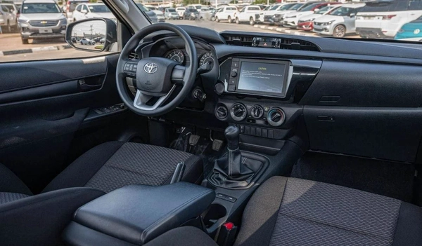 Toyota Hilux TOYOTA HILUX DC 2.4D MT 4X4 P.WINDOW MY2024– SILVER