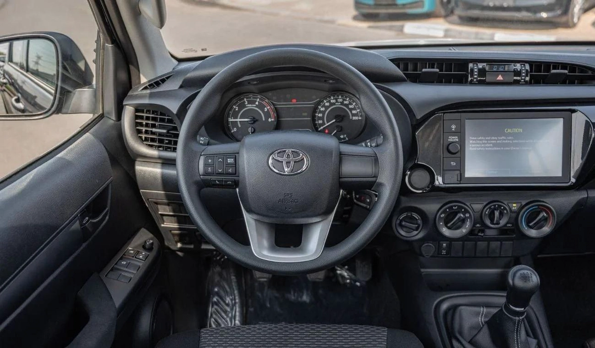 Toyota Hilux TOYOTA HILUX DC 2.4D MT 4X4 P.WINDOW MY2024– SILVER-23-23