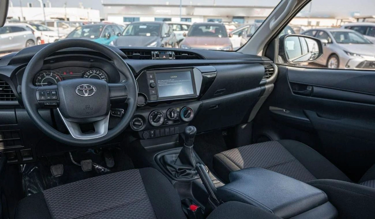 Toyota Hilux TOYOTA HILUX DC 2.4D MT 4X4 P.WINDOW MY2024– SILVER-3-3