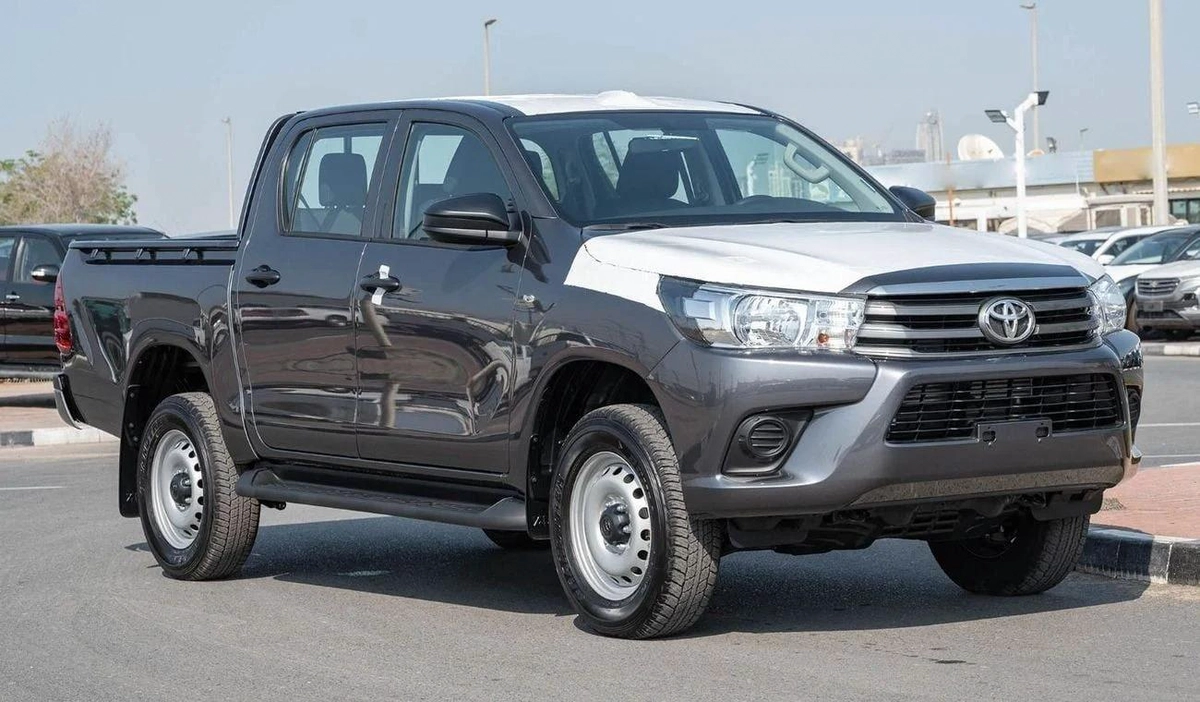 Toyota Hilux TOYOTA HILUX DC 2.4D MT 4X4 P.WINDOW MY2024– SILVER-1-1