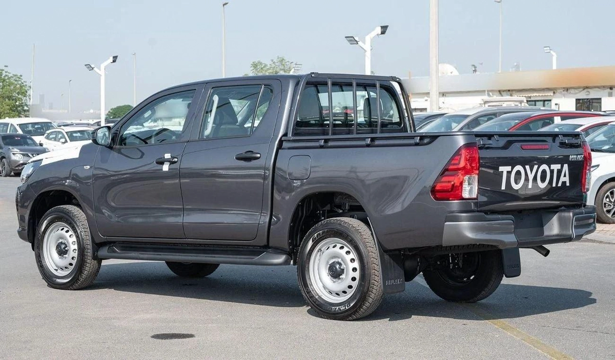 Toyota Hilux TOYOTA HILUX DC 2.4D MT 4X4 P.WINDOW MY2024– SILVER-12-12