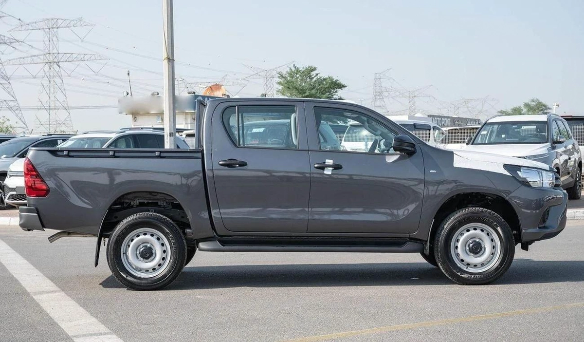 Toyota Hilux TOYOTA HILUX DC 2.4D MT 4X4 P.WINDOW MY2024– SILVER-17-17
