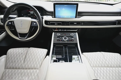0% DP - UNDER WARRANTY & SERVICE CONTRACT - LINCOLN AVIATOR PRESIDENTIAL (VIP) - GCC SPECS-9