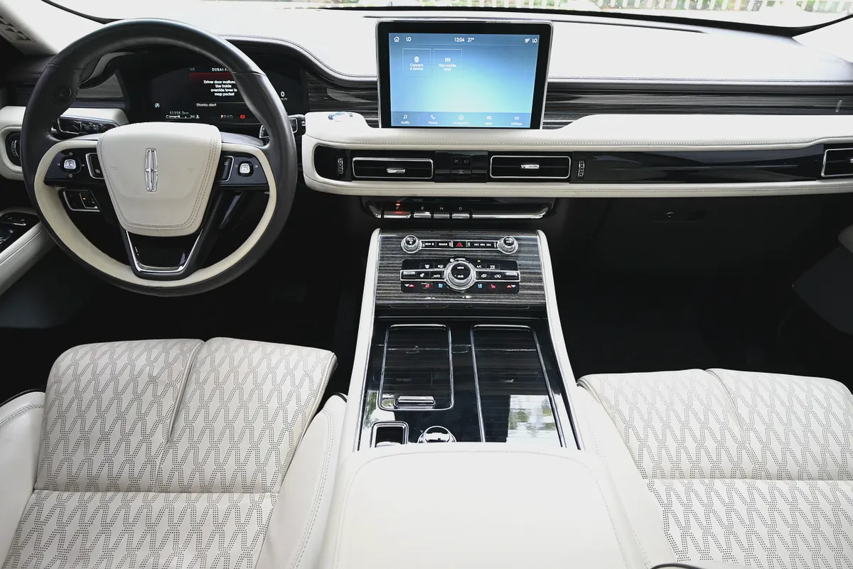 0% DP - UNDER WARRANTY & SERVICE CONTRACT - LINCOLN AVIATOR PRESIDENTIAL (VIP) - GCC SPECS-9-9