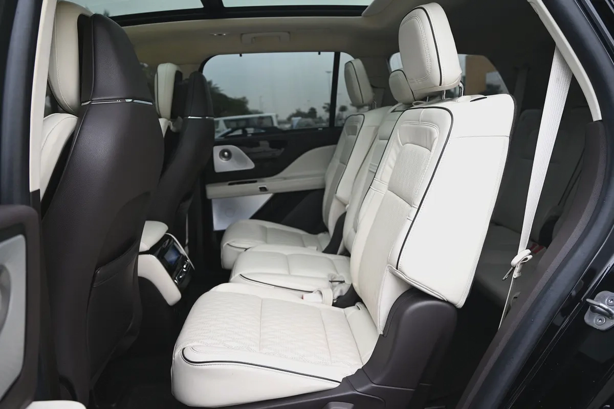 0% DP - UNDER WARRANTY & SERVICE CONTRACT - LINCOLN AVIATOR PRESIDENTIAL (VIP) - GCC SPECS-14-14
