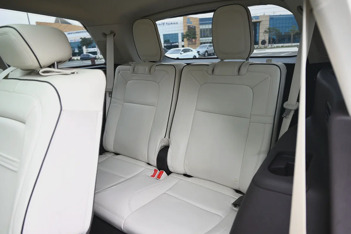 0% DP - UNDER WARRANTY & SERVICE CONTRACT - LINCOLN AVIATOR PRESIDENTIAL (VIP) - GCC SPECS-17-17