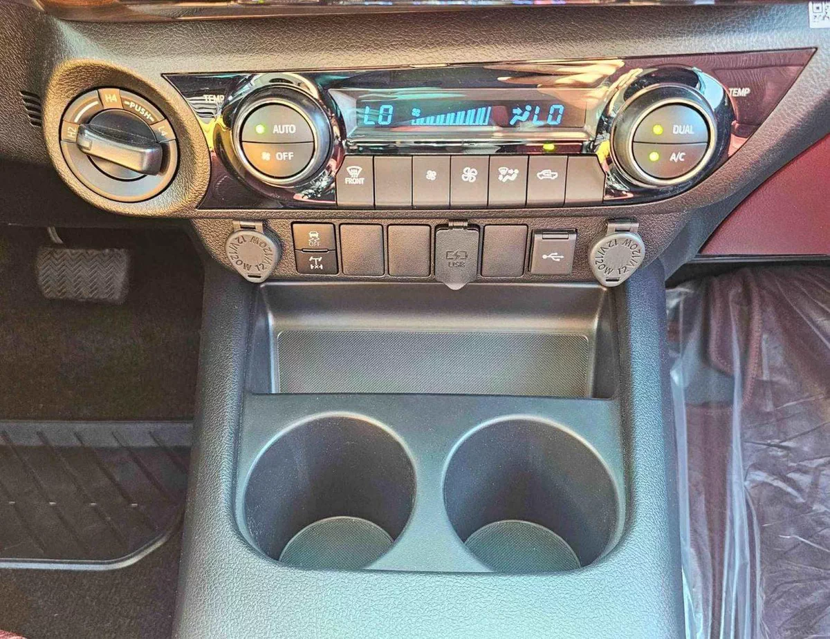 Toyota Hilux SR5 (NON GCC) SR5 TRD || WOOD INTERIOR W VISOR | 4.0L PETROL V6 4WD | BLIND SPOT | DIFFLOCK | DVD+CAMERA | READY S-22-0