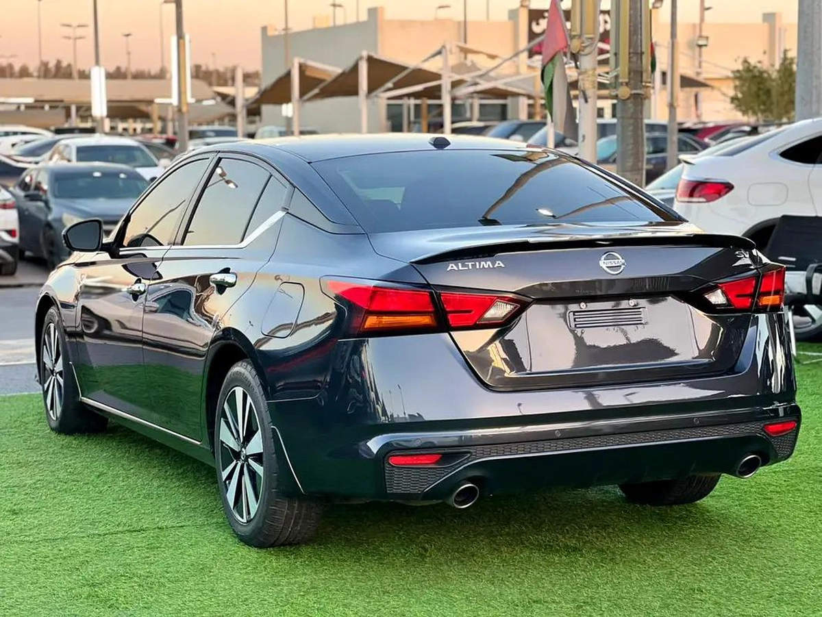 Nissan Altima SV 2022 - American Specs - Excellent Condition-9-9