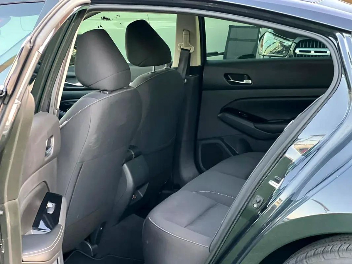 Nissan Altima SV 2022 - American Specs - Excellent Condition-5-5