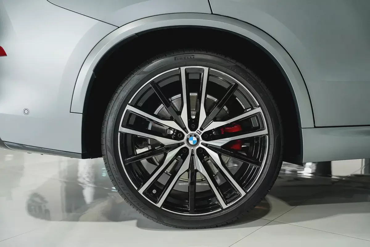 BMW X5 M60i 2025 GCC Specs - Brand New!-18-18