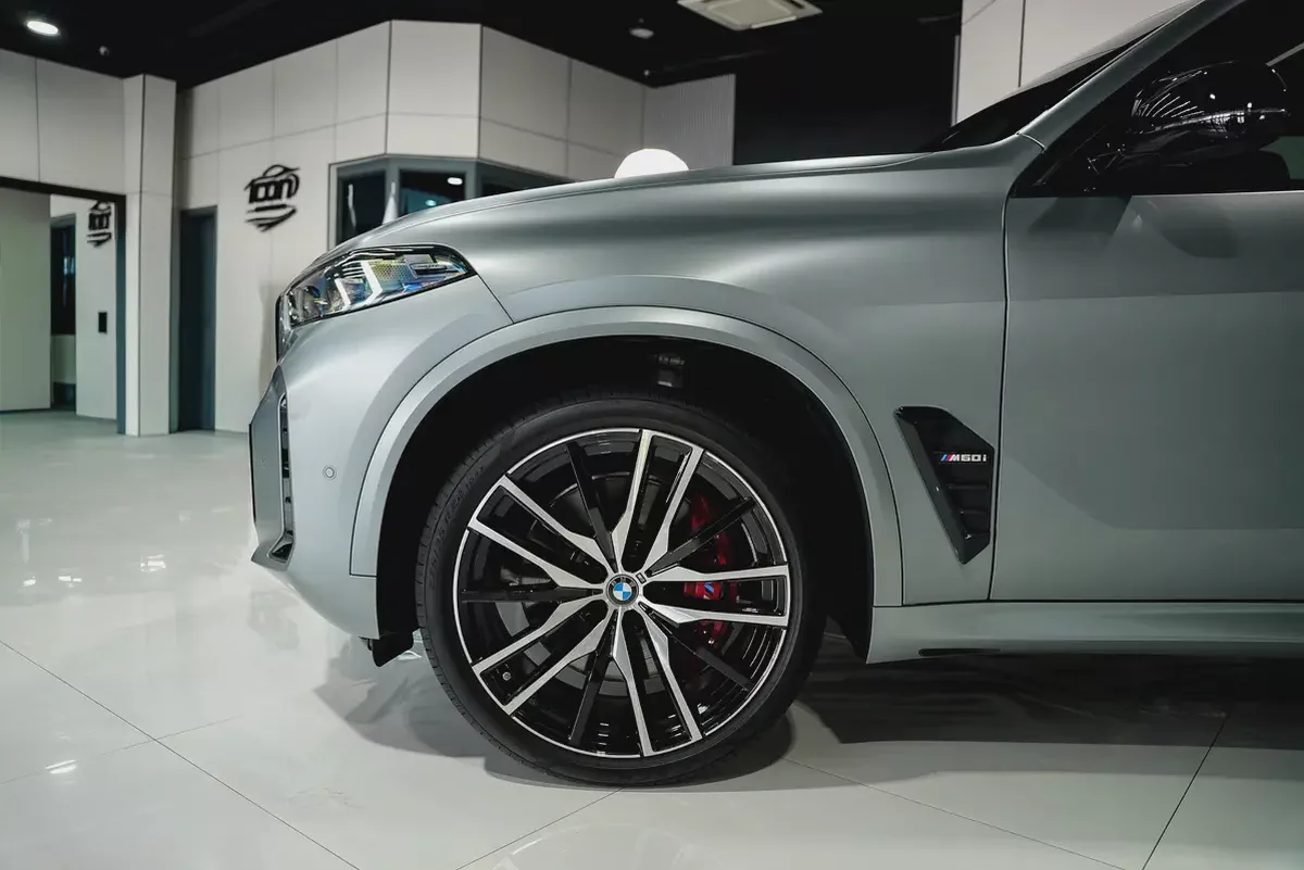 BMW X5 M60i 2025 GCC Specs - Brand New!-5-5