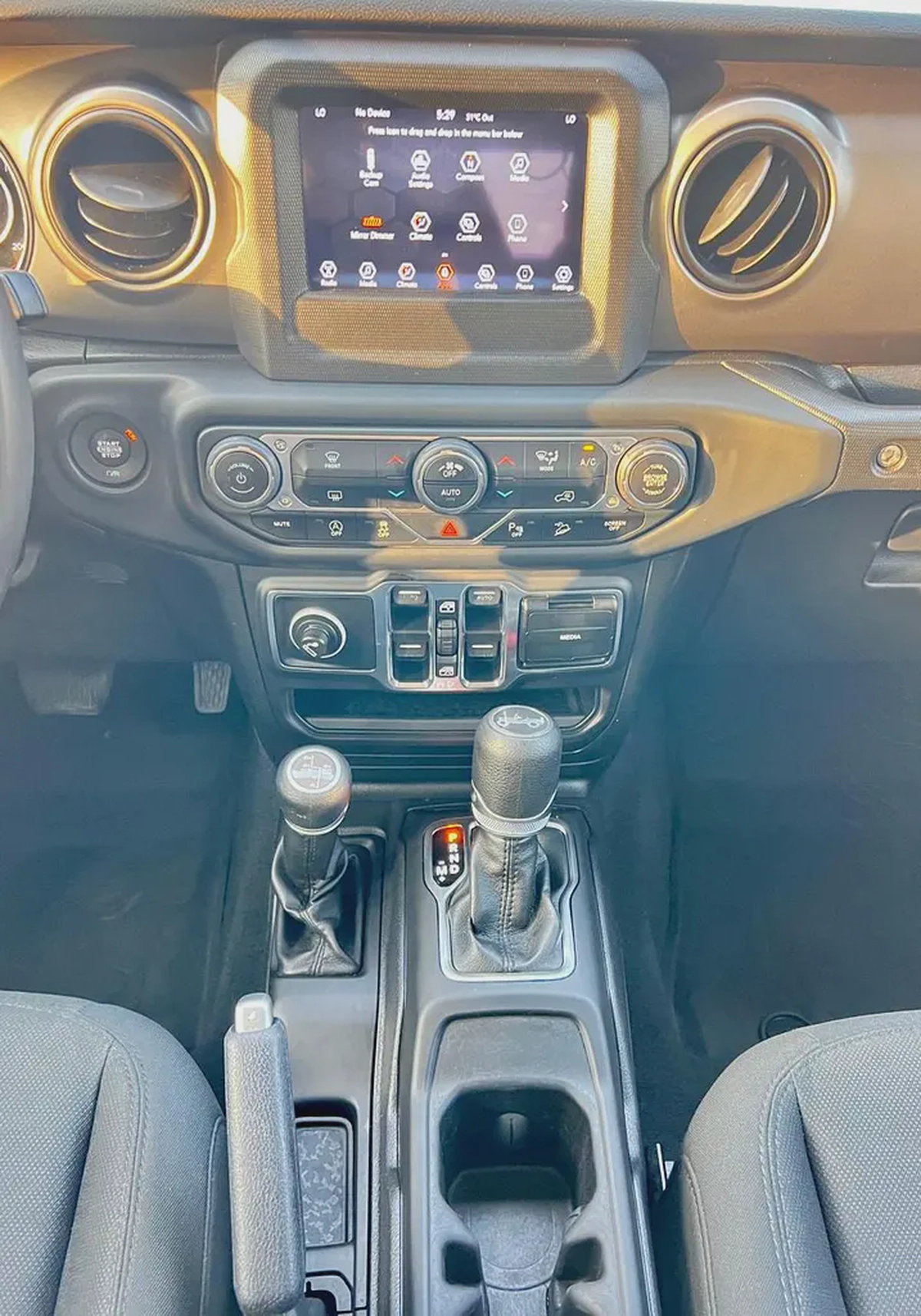 JEEP WRANGLER SPORT 2019 V6 GCC SPEC-11-11