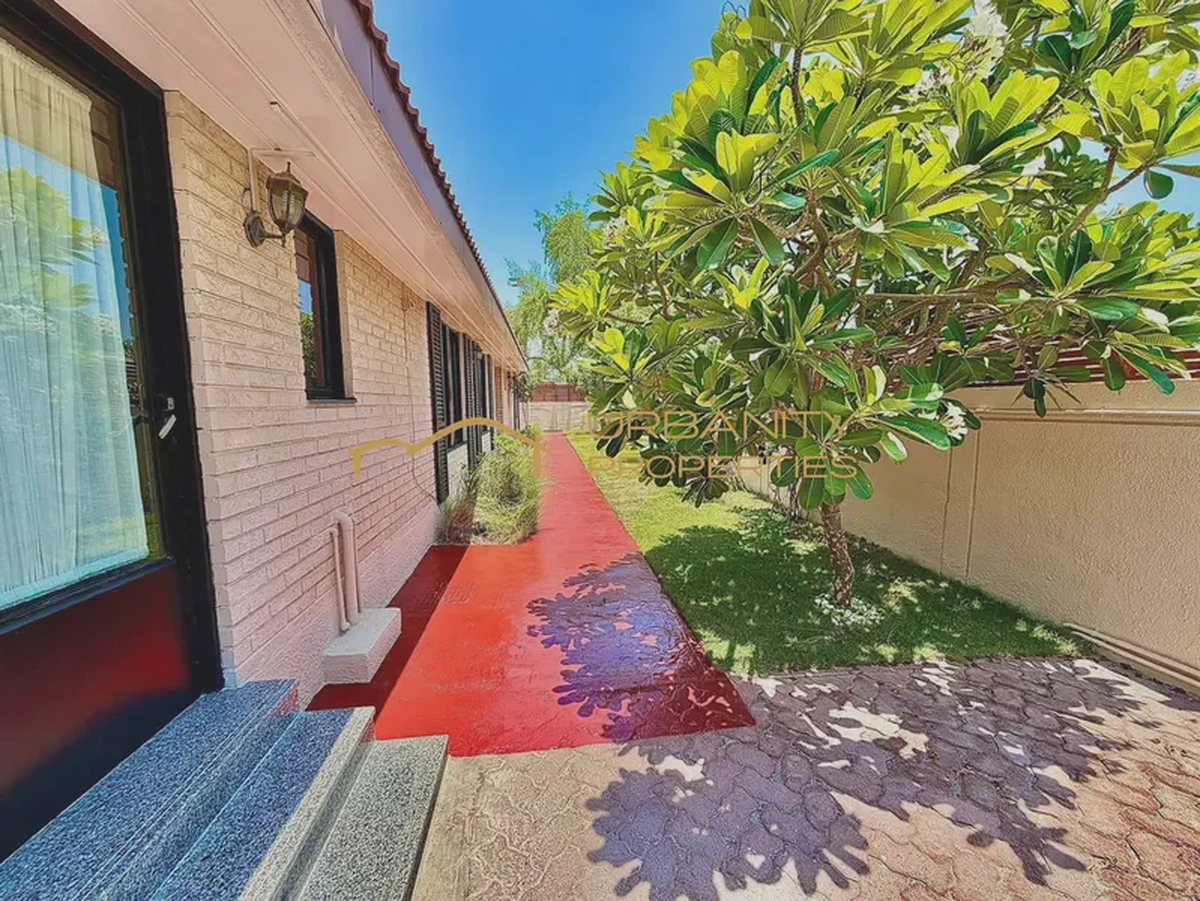 Spacious || Ground Floor || 4 Bedrooms Villa || Private Garden ||-2-2