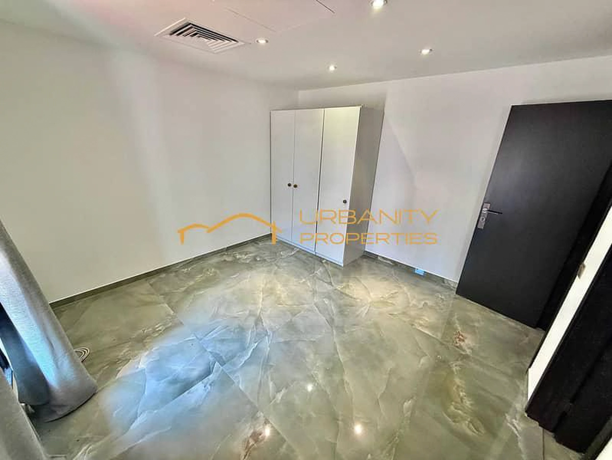 Spacious || Ground Floor || 4 Bedrooms Villa || Private Garden ||-4-4
