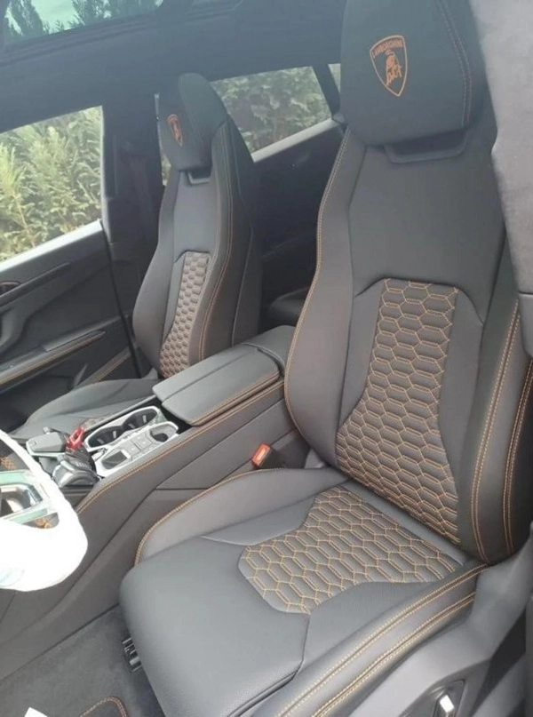 Lamborghini Urus Graphite Capsule